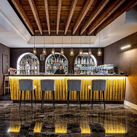 Hotel Bretagna Heritage - Alfieri Collezione Floransa Dış mekan fotoğraf