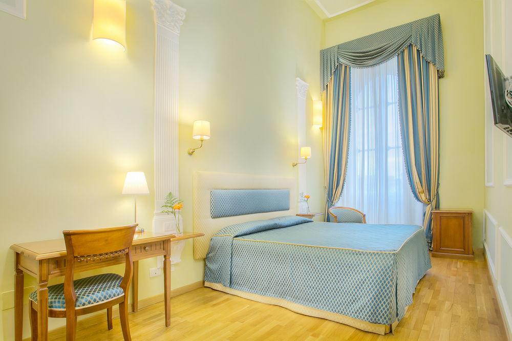 Hotel Bretagna Heritage - Alfieri Collezione Floransa Dış mekan fotoğraf