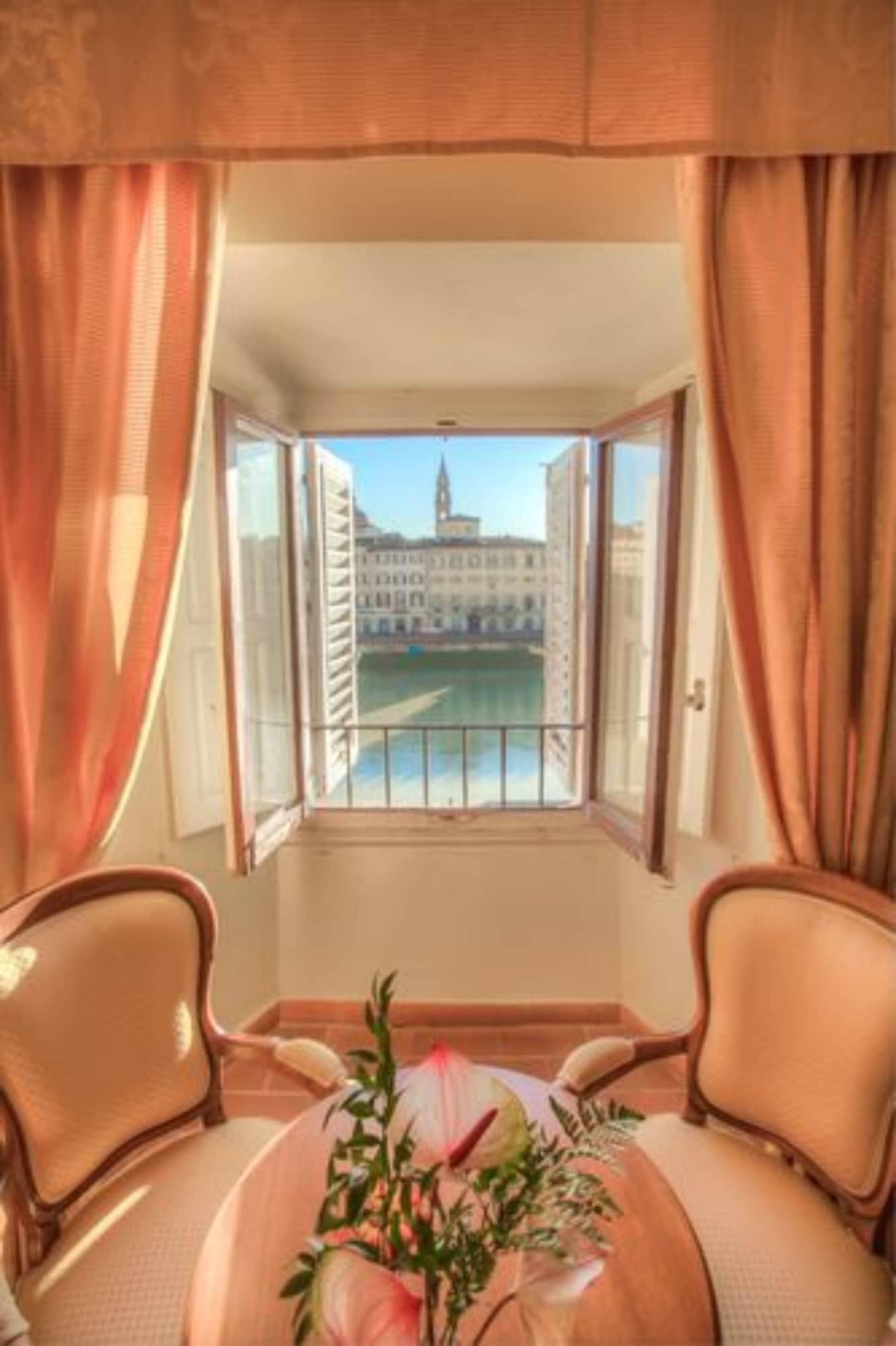 Hotel Bretagna Heritage - Alfieri Collezione Floransa Dış mekan fotoğraf