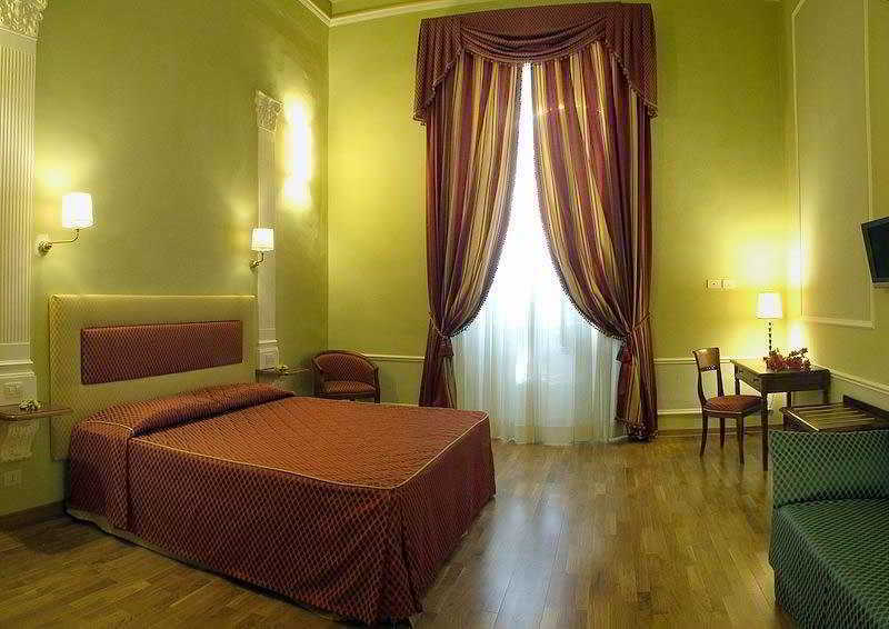 Hotel Bretagna Heritage - Alfieri Collezione Floransa Dış mekan fotoğraf