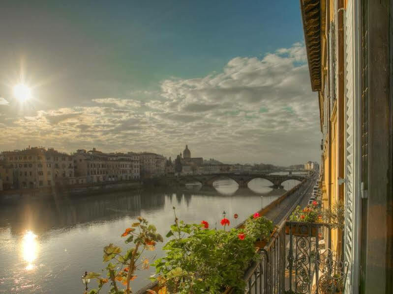 Hotel Bretagna Heritage - Alfieri Collezione Floransa Dış mekan fotoğraf